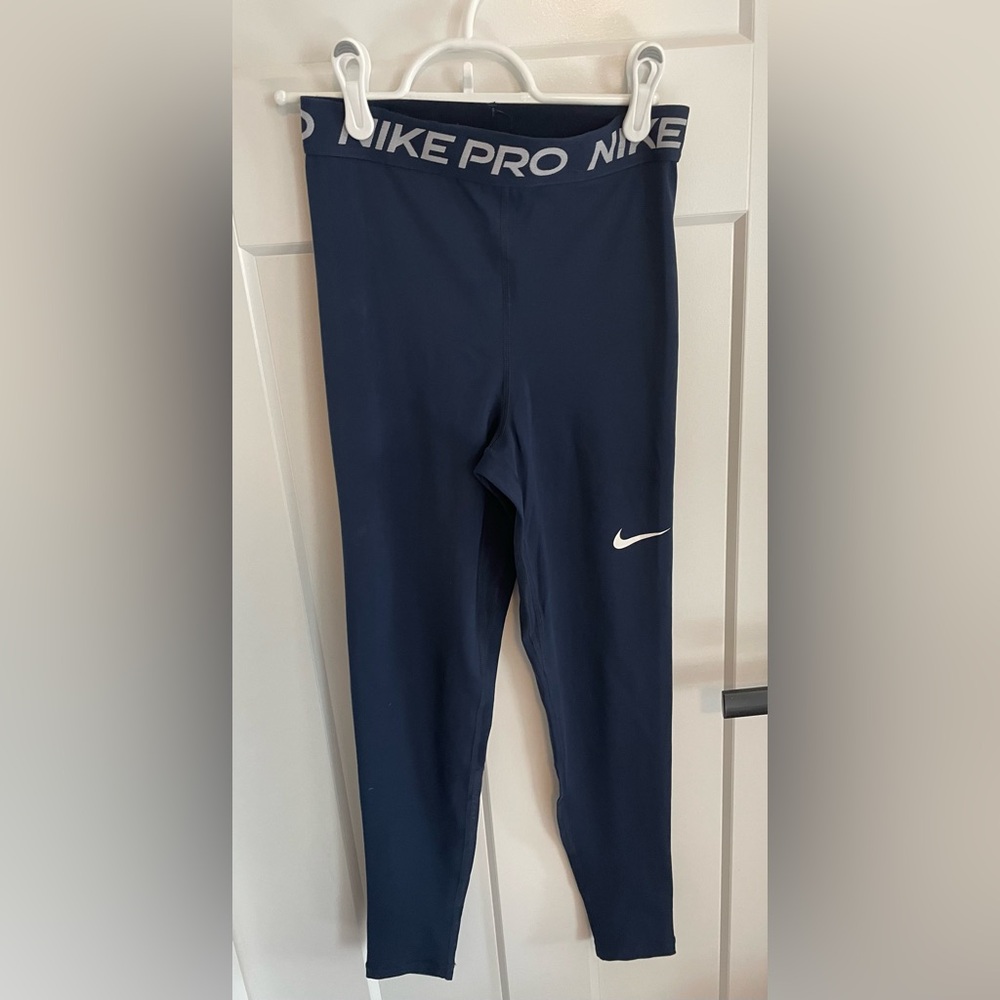 Nike Women’s Navy Leggings